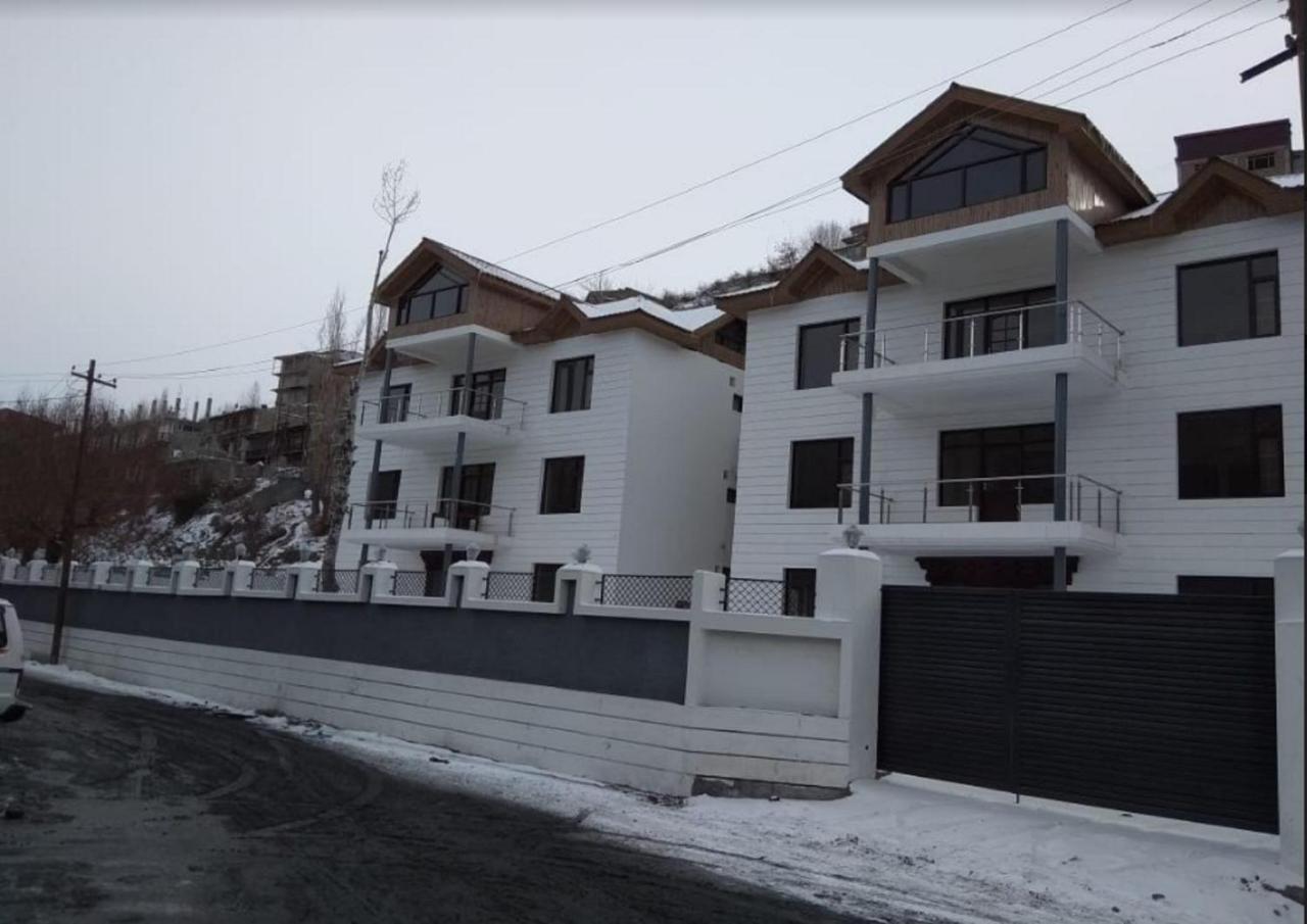 Hotel Kargil Heights Εξωτερικό φωτογραφία