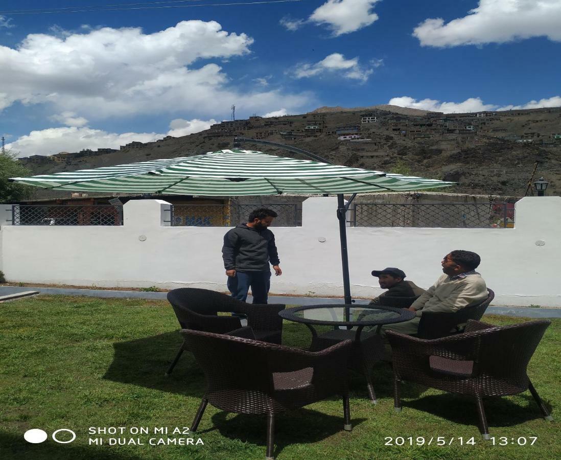 Hotel Kargil Heights Εξωτερικό φωτογραφία